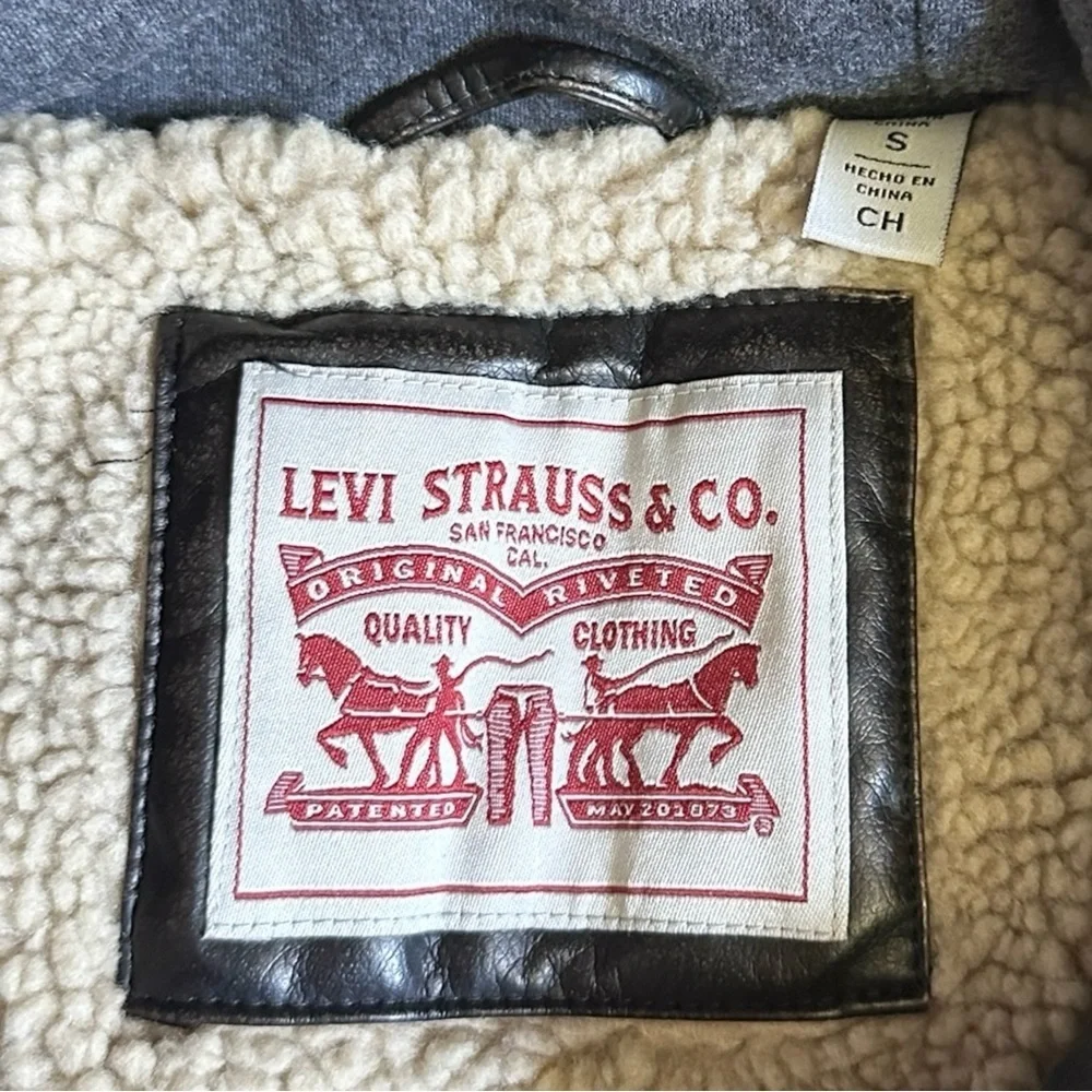 Levi’s Sherpa Lined Faux Leather Trucker Jacket Brown Hoodie Insert NWT Size S